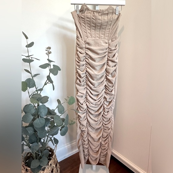 PrettyLittleThing Stone Bandeau Cowl Detail Ruched MIDI Dress Size 0 - Picture 5 of 16